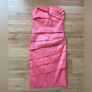 Cocktail ocassion dress, Daisy brand. In bright Salmon/coral. Size Small.